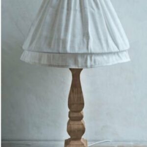 Lampada da tavolo con base in legno Luxelodge